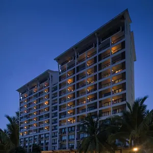 Ramada Plaza By Wyndham Bay Санья