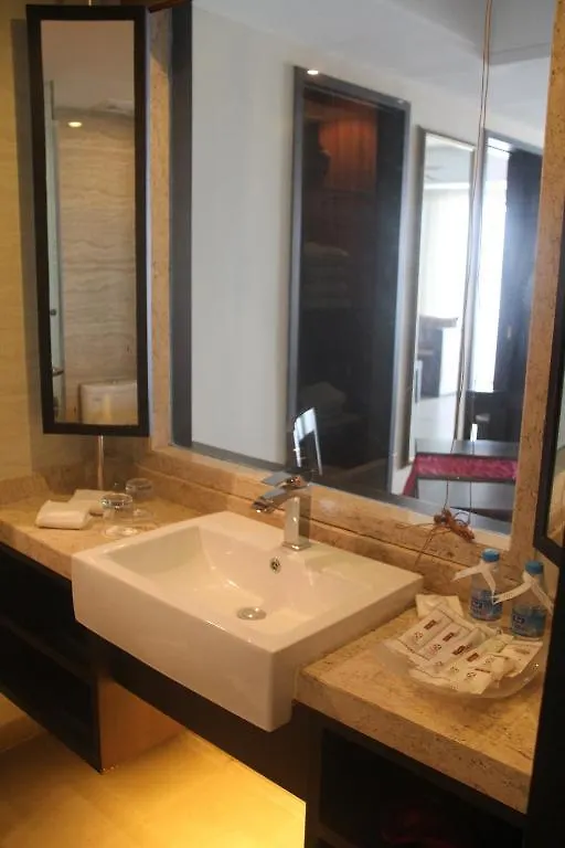 Leaguer Resort Sanya Bay Отель