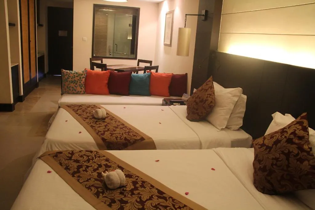 Отель Leaguer Resort Sanya Bay