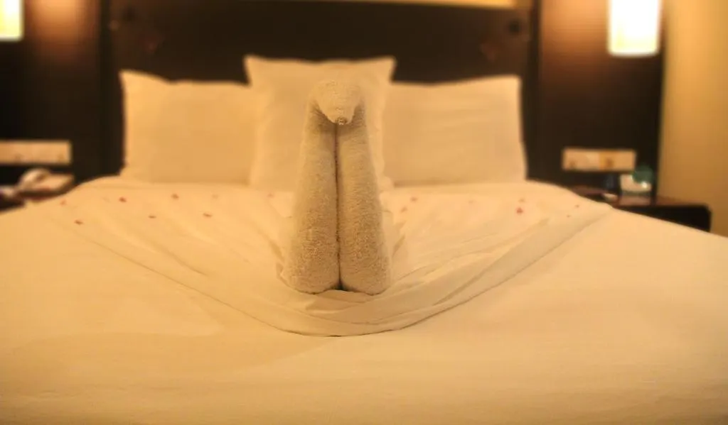 Leaguer Resort Sanya Bay Отель